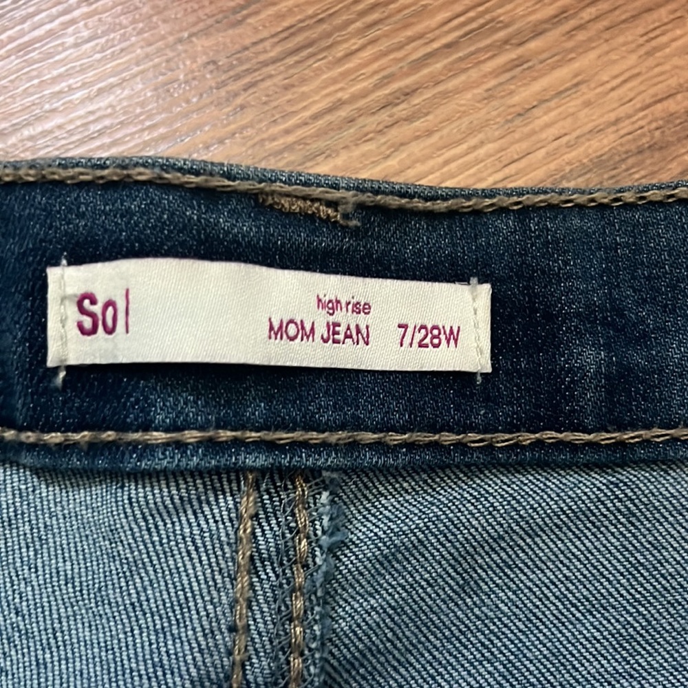 Juniors SO Mom Jeans - Picture 8 of 9
